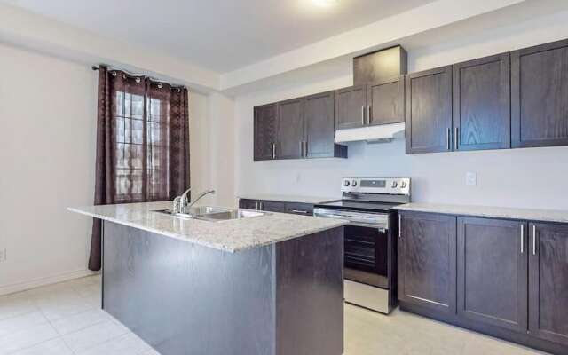Elegant 3-bedroom House - Bowmanville