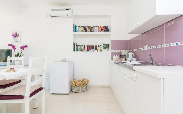 Two-Bedroom Apartment in Pakostane