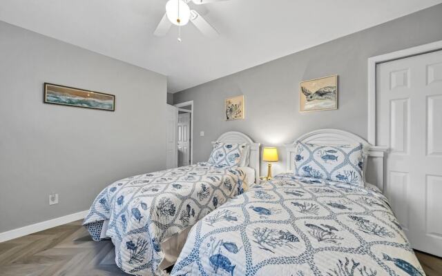 Crystal Village II, Unit 6B