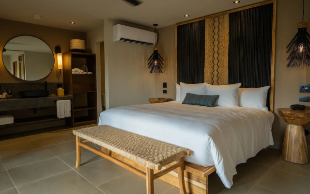 Punta Islita, Autograph Collection