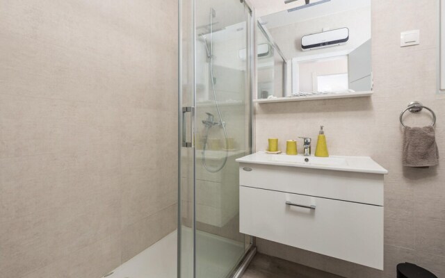 Beautiful Apartment in Novalja With Wifi and 2 Bedrooms