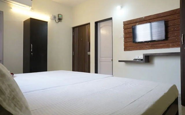 OYO 28029 Living Luxurious Studio Rooms