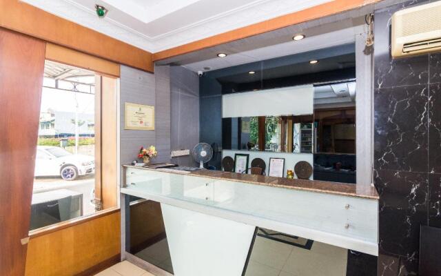 OYO 1581 Hotel Grand Palace