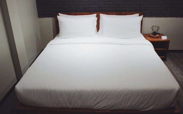 Henry's Hotel & Gastropub