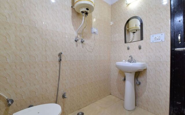 OYO 13387 Hotel Kartik