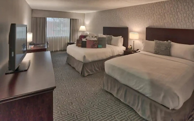 Somerset Inn