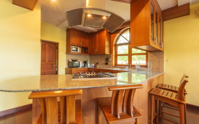 4 BR Pool Villa in Great Location - CV4