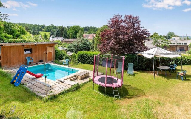 Apartment in Dresden With Pool in the Garden