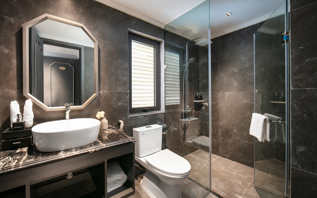 L'Heritage Hotel