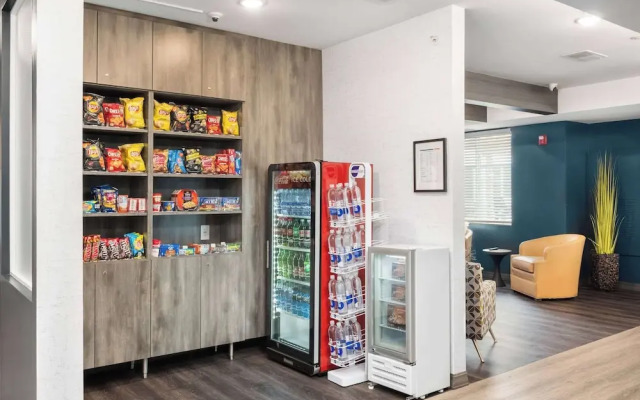 WaterWalk Extended Stay by Wyndham Minneapolis - Plymouth