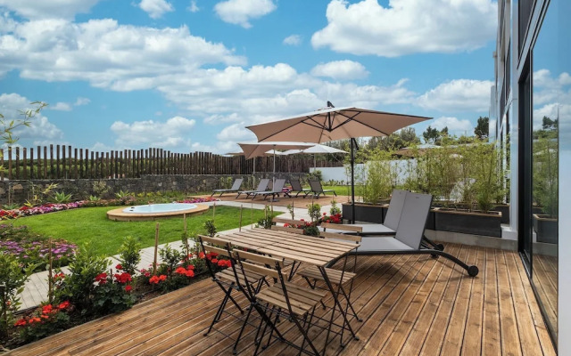 Mónaco Suites & Garden