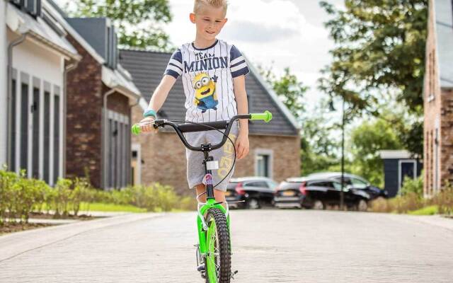 Luxurious Home with Whirlpool, 4km From Maastricht