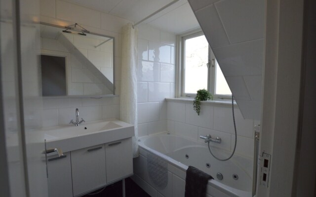 Tranquil Farmhouse in Wapserveen by the Forest