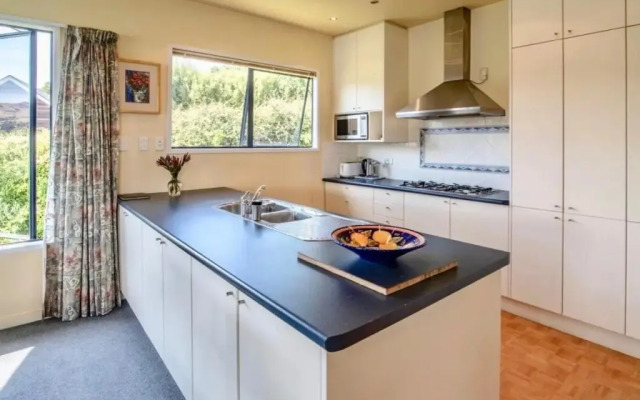 The Bellbird's Nest - Takamatua Holiday Home