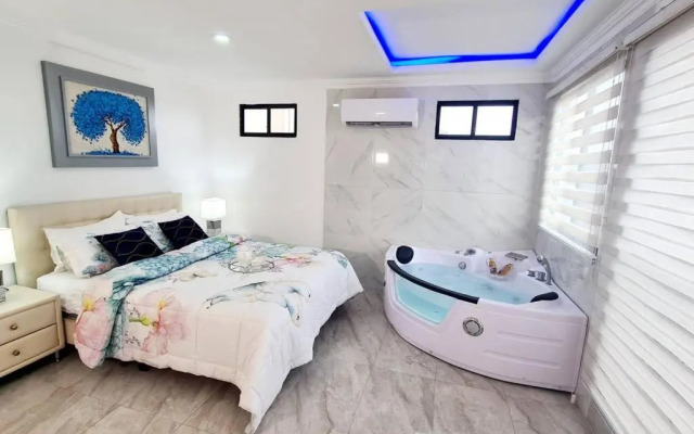 Ecusuites Suite 3 Vacacional Via Costa con Jacuzzi