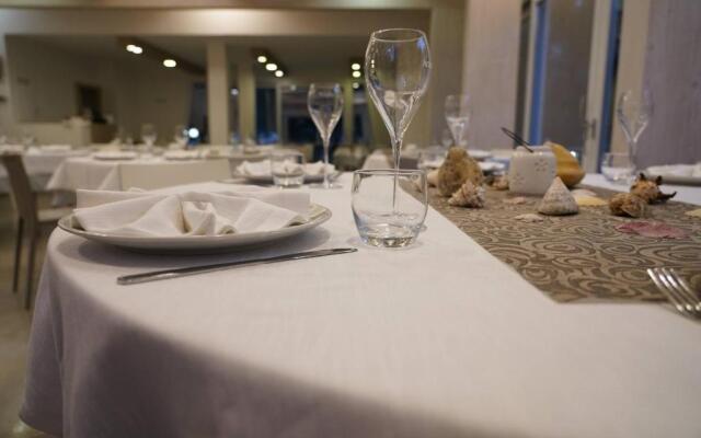 "saracena" Holiday Home With Private Beach and Swimming Pool