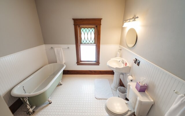 4BDR Broomhead Farmhouse Main House