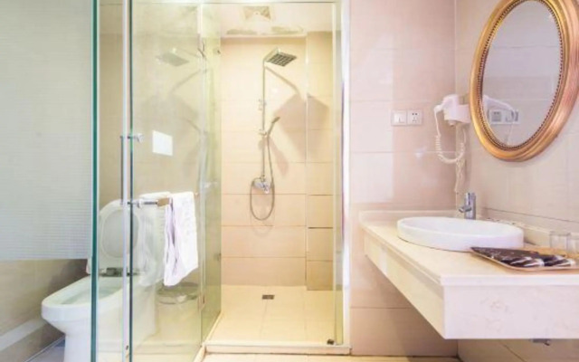 Junyi Hotel (Wuxi Binhu Xiaotaoyuan Metro Station)