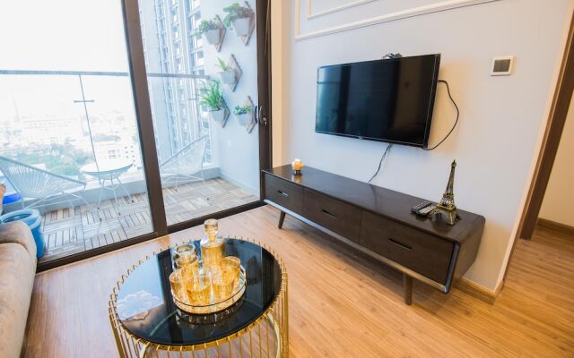 Hagi APT - Vinhomes Metropolis service apartment in Lieu Giai