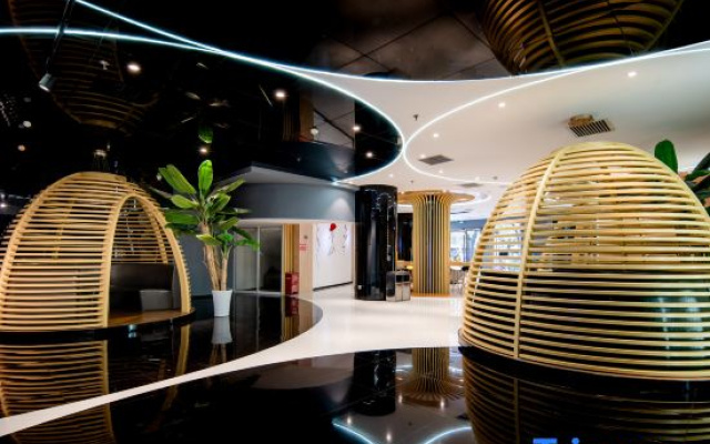 Yueting Mercure Hotel (Xi'an Bell Tower Dacha City Metro Station)