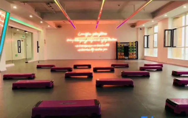 Huang He  International   Hotel