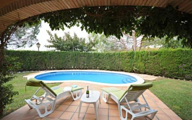 Beautiful villa with pool. Nautic 1