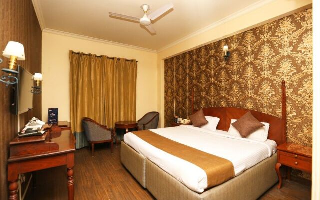 OYO 8465 near Sahara Mall