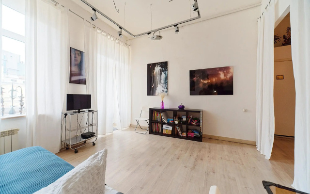 Art-Home (Арт-Хом) на набережной реки Мойки
