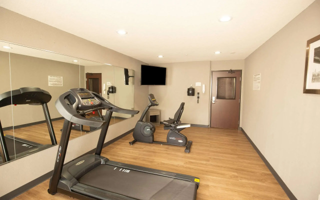 Quality Inn & Suites Hammond Near I-8090