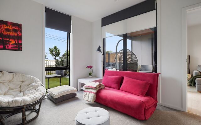 Groovy Apt Close to Onehunga Mall Centre
