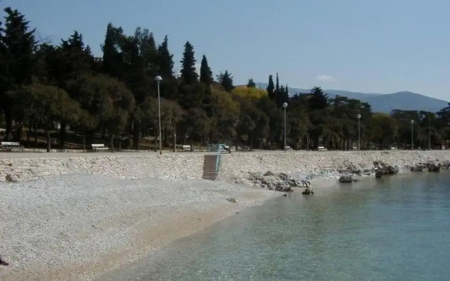 Kate - Free Private Parking - A3tus