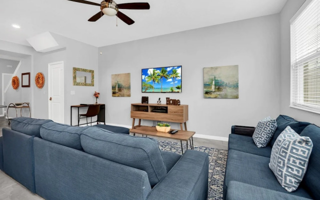 Charming Chalet at Compass Bay Cb101