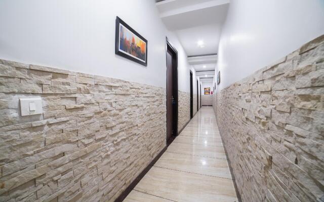 Collection O 67699 Hotel Prem Ratna