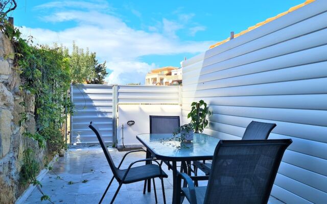 Paphos Light House Apartment