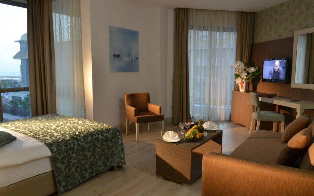 Port Side Resort