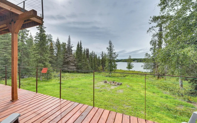 Spacious Soldotna Home w/ Mackey Lake Views!