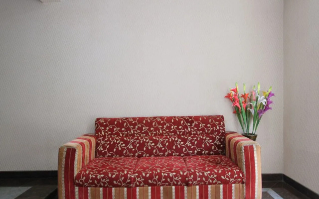 OYO 763 Donatella Suites