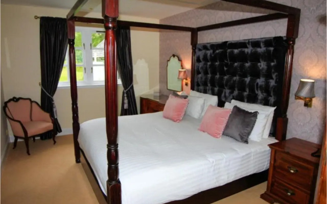 Taychreggan Hotel