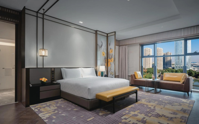 HUALUXE Kunshan Huaqiao by IHG