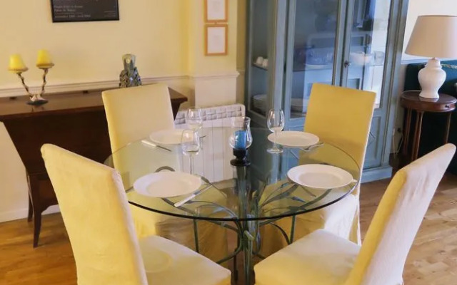 Square Promenade by Nestor&Jeeves