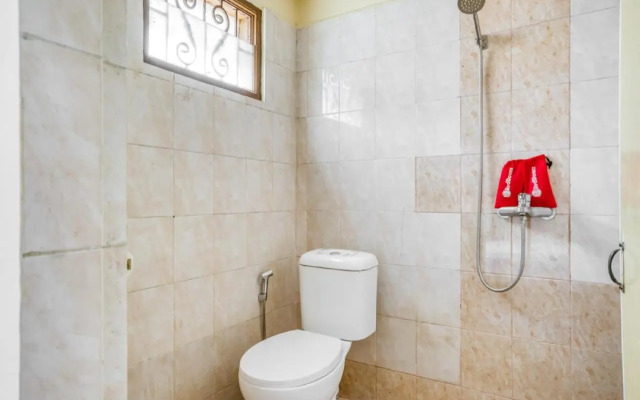 RedDoorz Plus near RSUD Dr. Pirngadi Medan 2