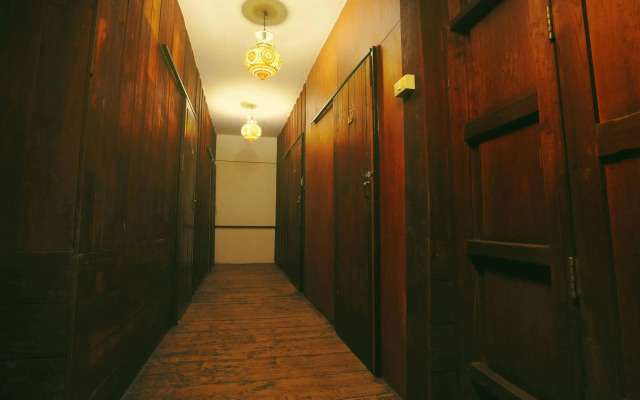 Manon Hostel