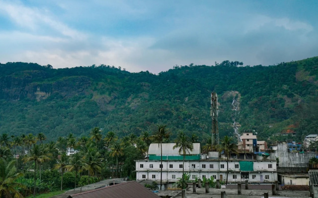 OYO 23388 Fathima Residency