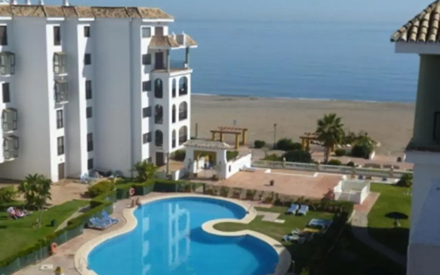 2066-Apt 2 bedrooms on beach, tenis, gym, pool
