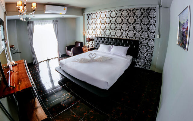 The 8 Factory Hotel Phitsanulok