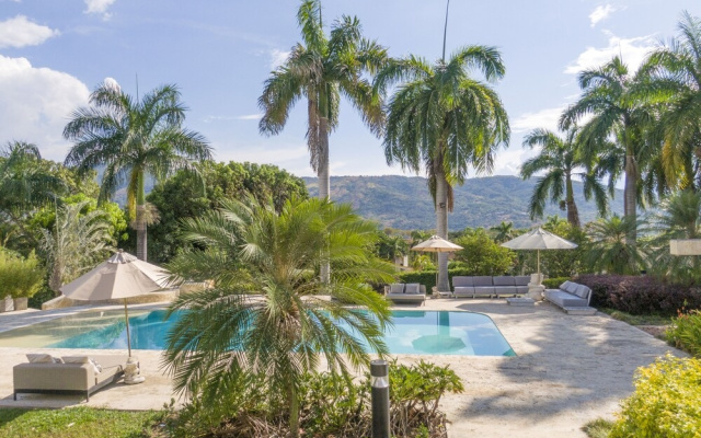 Luxe Villa San Jerónimo by Nomad Guru