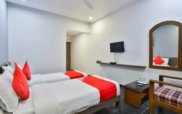 Hotel Chicago By OYO Rooms