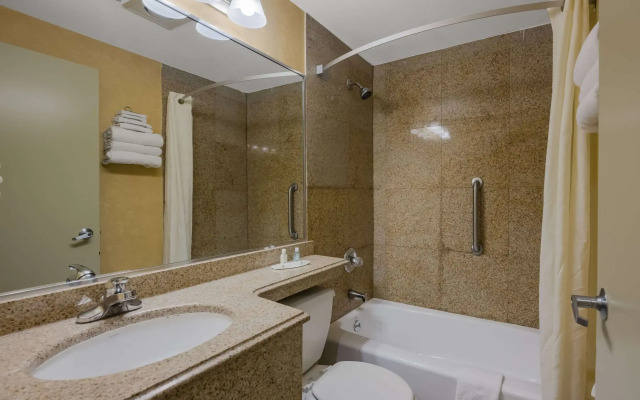 Quality Inn JFK Airport Rockaway Blvd