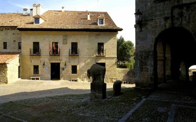 Parador De Santillana De Gil Blas