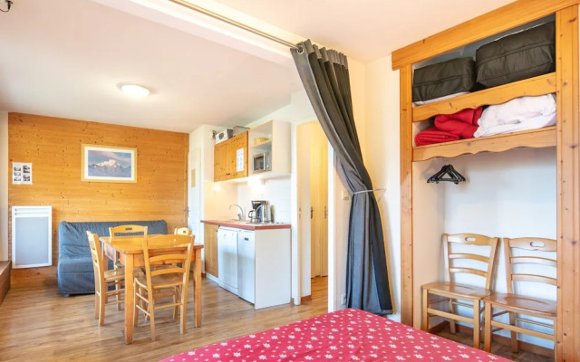 Serene Alpine Stay for 6 Guests